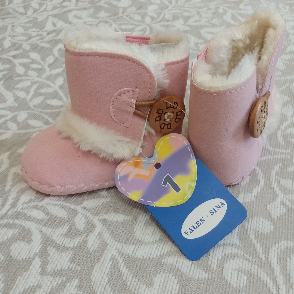 Valen Sina Baby Winter Boots Size 1, pink faux suede, lined for extra warmth.